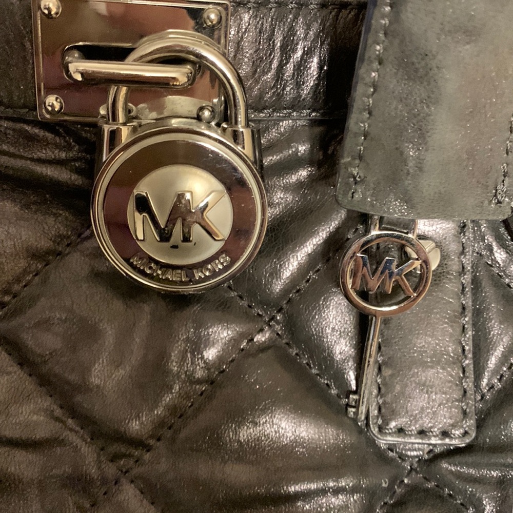 🎉 PRICE DROP!!! 🎉Authentic Michael Kors bag!🎉 - Picture 2 of 6